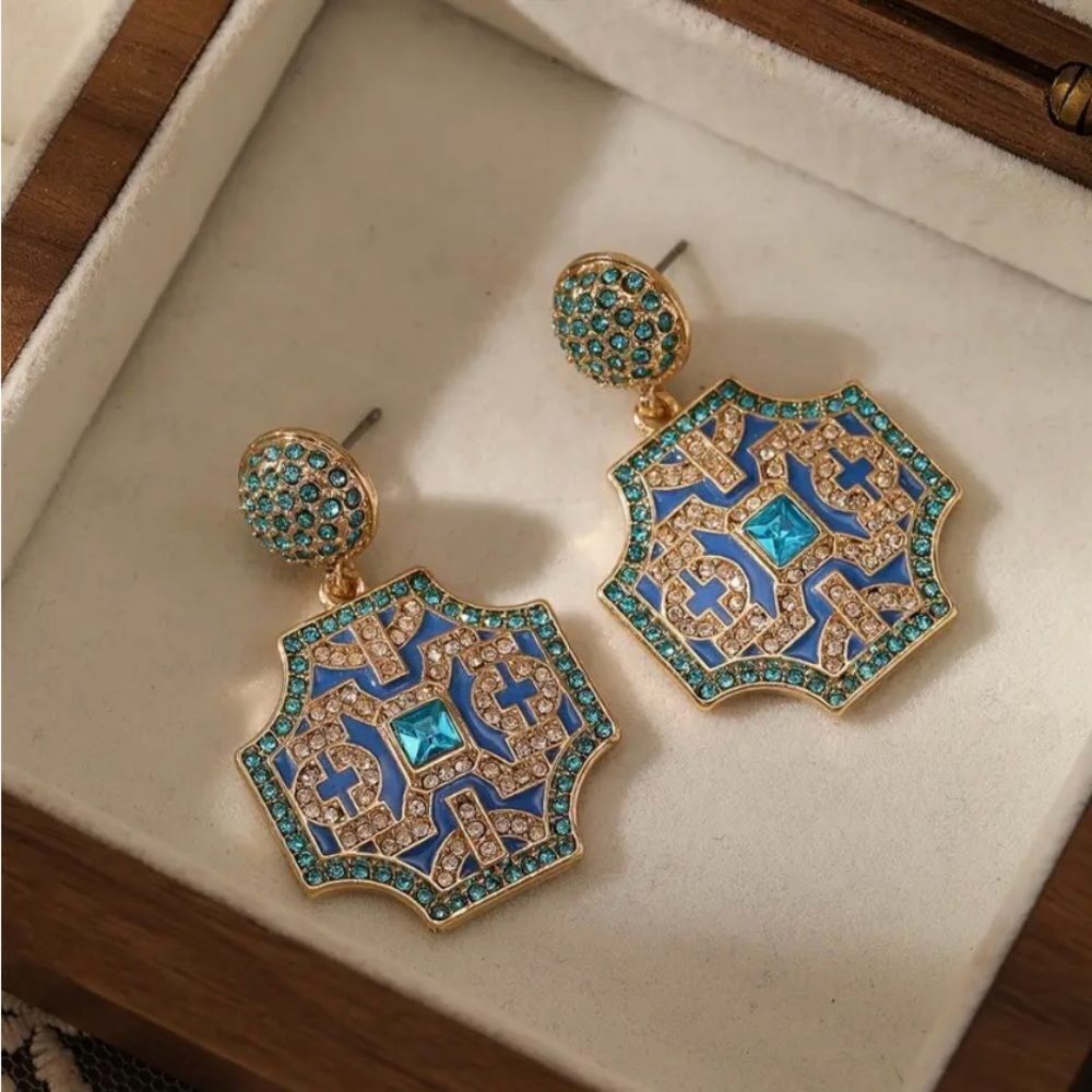 🩵 NEW Stunning & sparkling bohemian style dangle earrings 🩵